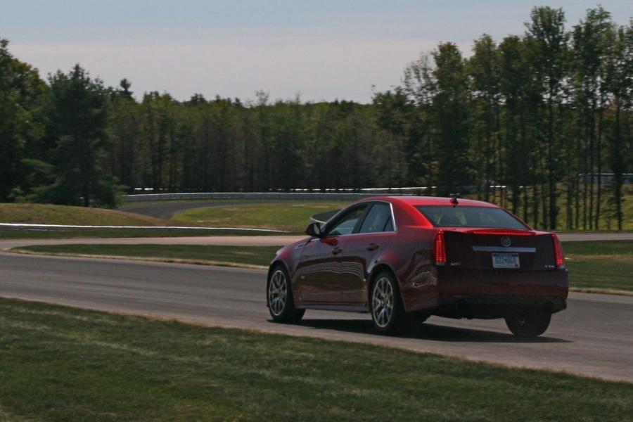  Cadillac CTS-V Coupe 2010 года  (фото 191 из 315)